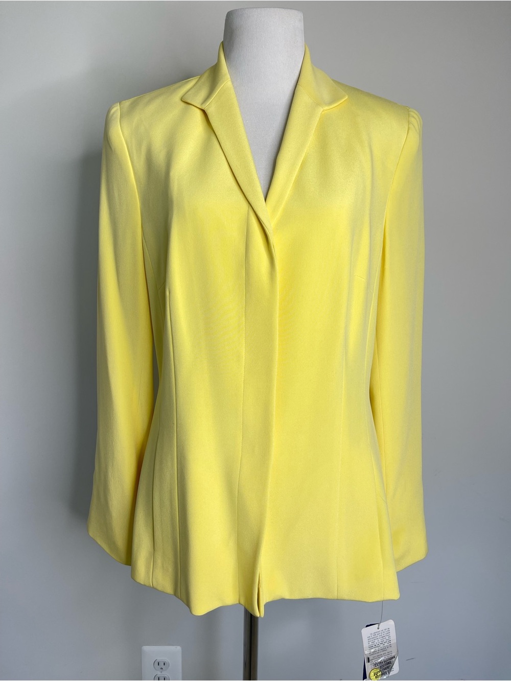 Vintage 90s Rena Rowan 100% pure silk buttery soft butter yellow blazer jacket